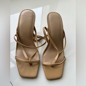 Abercrombie & Fitch Cream Heels 6.5M